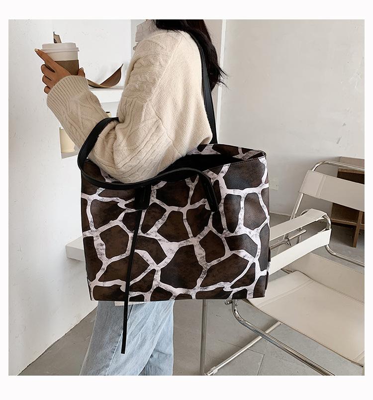 banana republic shoulder bolsa