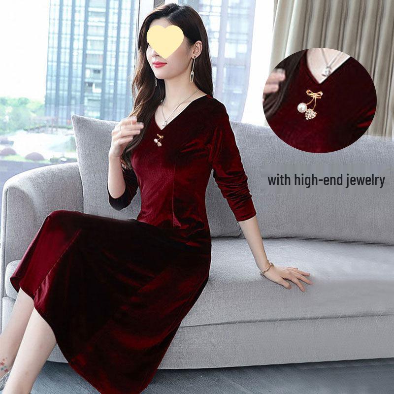 Women's Plus Size Gold Velvet Mid-Length Dress - Autumn 2025 Style, Loose Fit for Middle-Aged and Elderly, Tummy-Covering