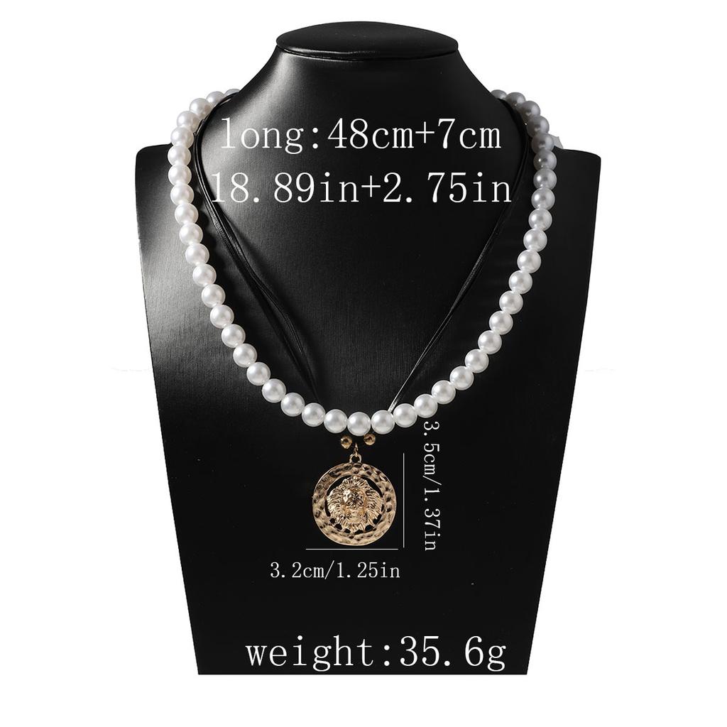 Simple and Fashionable High-end Alloy Relief Pendant Double-layer Stacked Wearing Niche Design Imitation Pearl Women's Necklace