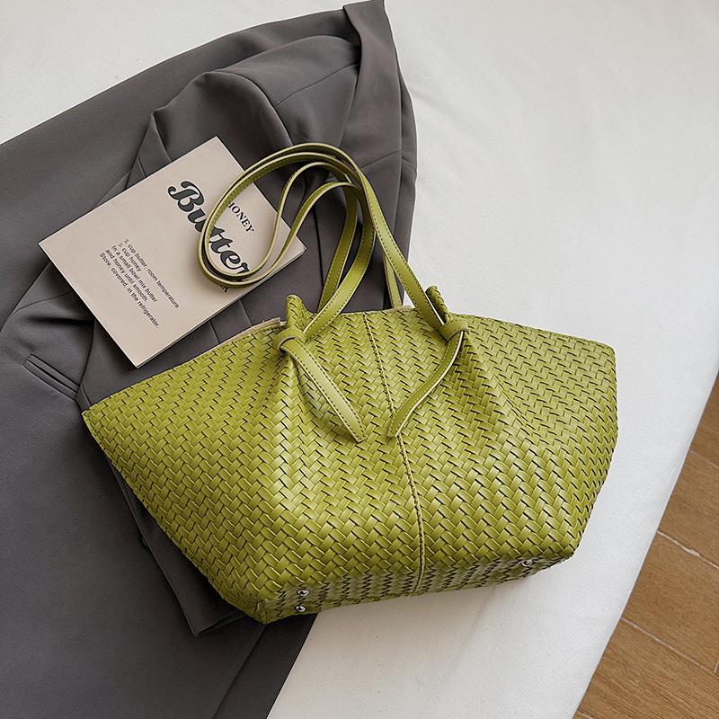 Woven Leather Tote Bag for Women Large Capacity Shoulder Handbag for Work and Shopping