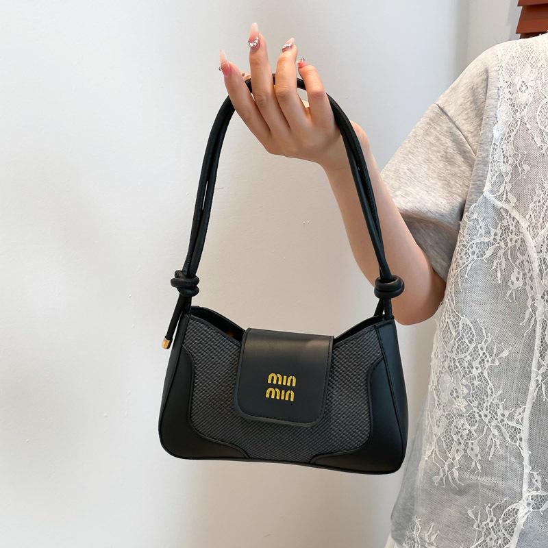 

Korean version of niche ins personalized casual small square bag women s fashion versatile high-end temperament foreign summer messenger bag чёрный