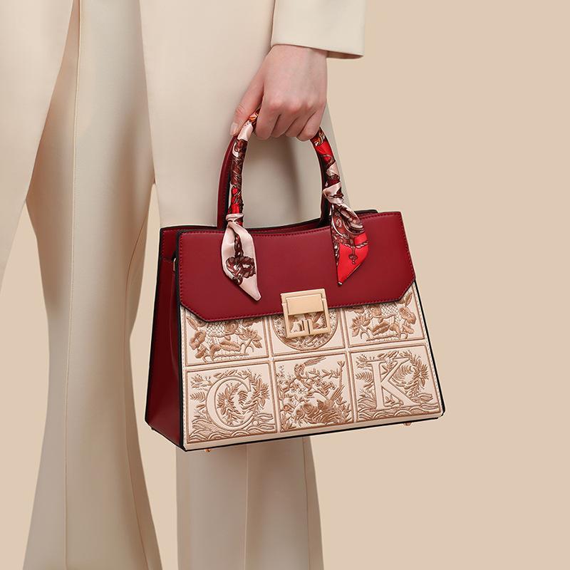 2025 New Women's Bag Versatile Crossbody Handbag Genuine Leather Mom Bag High-end Wedding Bag Box Bag