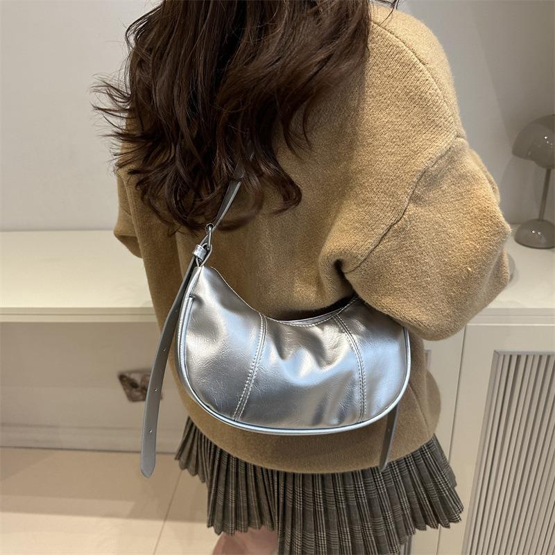 Autumn new beautiful niche design armpit bag women's trend crescent bag shoulder messenger bag