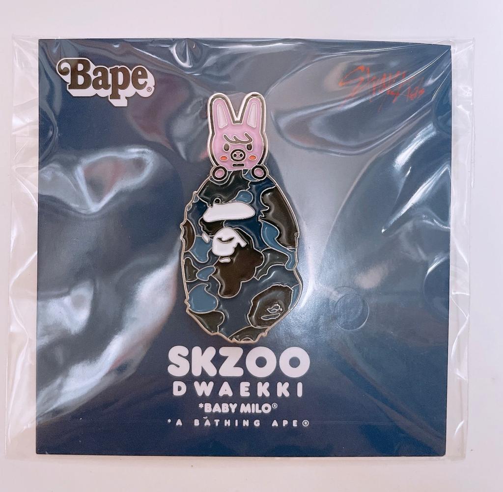 [USED] BAPE X STRAY KIDS DWAEKKI METAL PIN