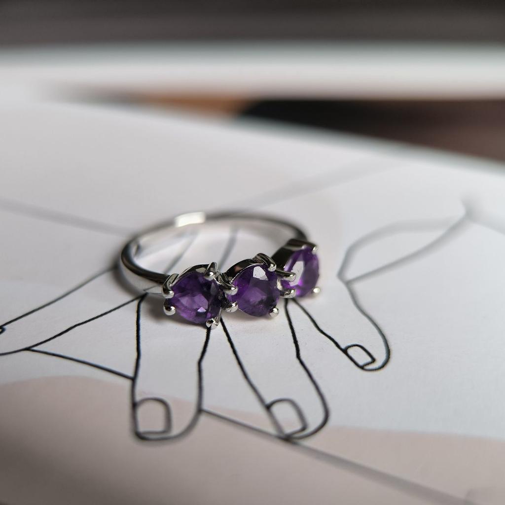 Silberring mit natürlichem Amethyst 4,563 ct, Artikelgewicht 2,56 g (2179368)
