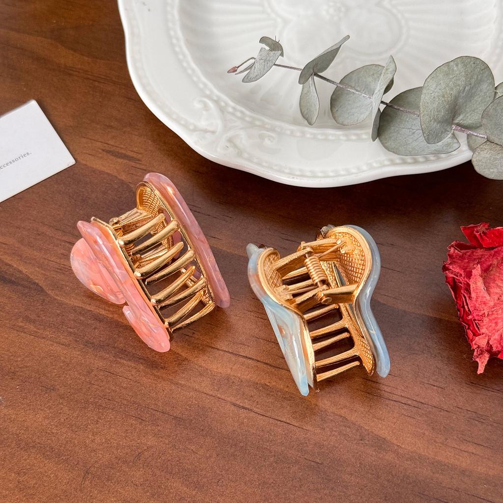 Trendy Geometric Design Hair Claw Clips In Multiple Colors Perfect For Fashionable Looks