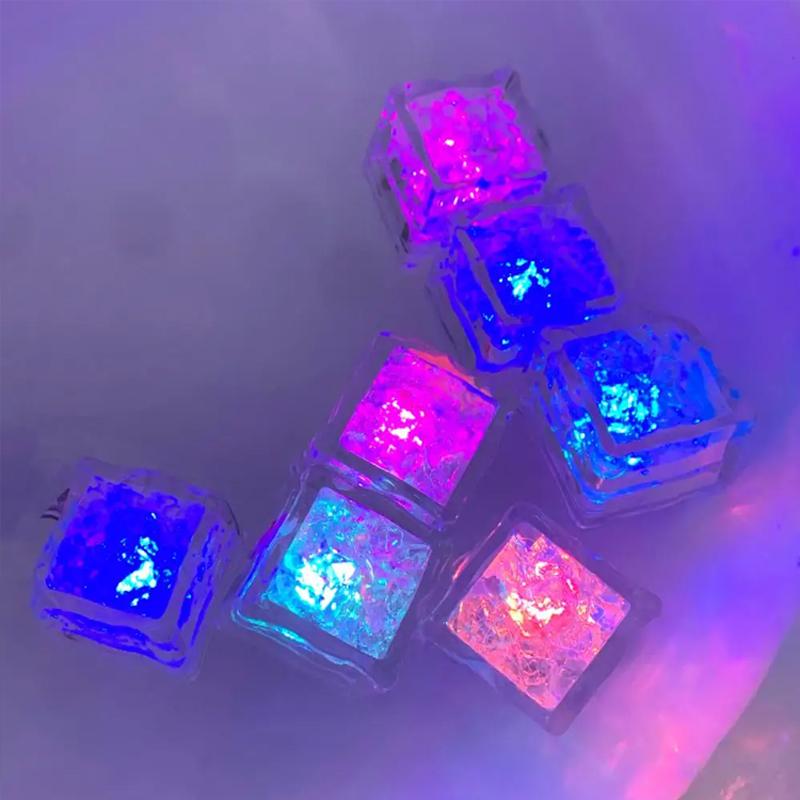 8PCS Animaux Marins de Dessin Animé Glaçon Lumineux Jouet de Bain LED Coloré Jouet Lumineux Sensible au Toucher