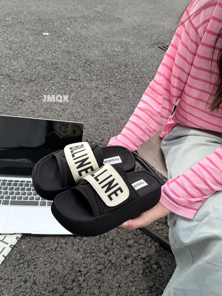 Beautiful Thick-bottomed Cool Slippers Women's Summer Wear Fashion with Skirts New Go Out Flat Slippers