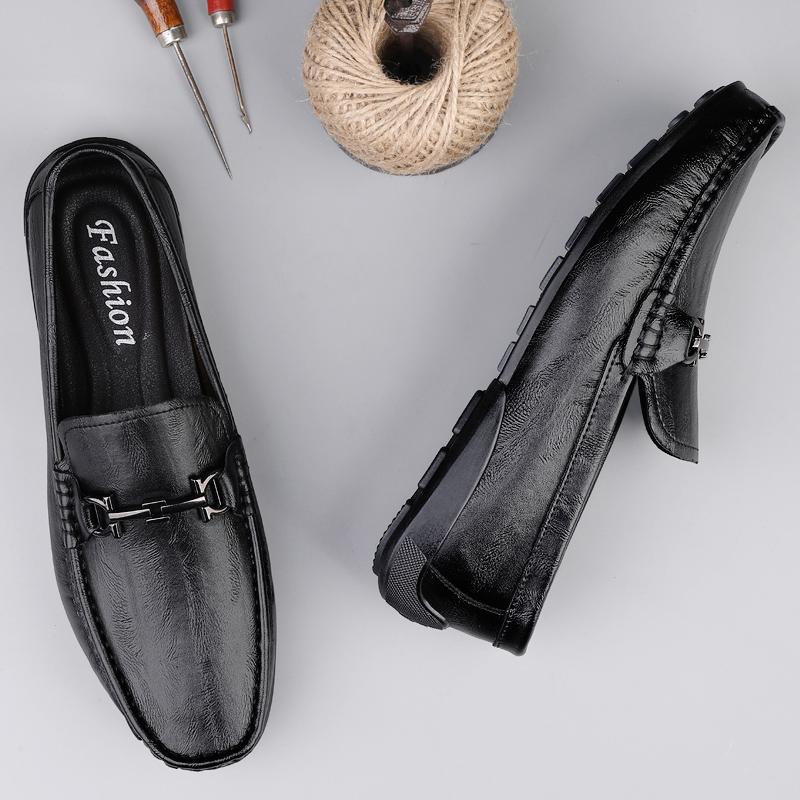 Fashion Genuine Leather Loafers for Men Ultra-light Soft-Soled Moccasins Breathable Slip on Flats Comfy Metal Buckle Male Driving Shoes