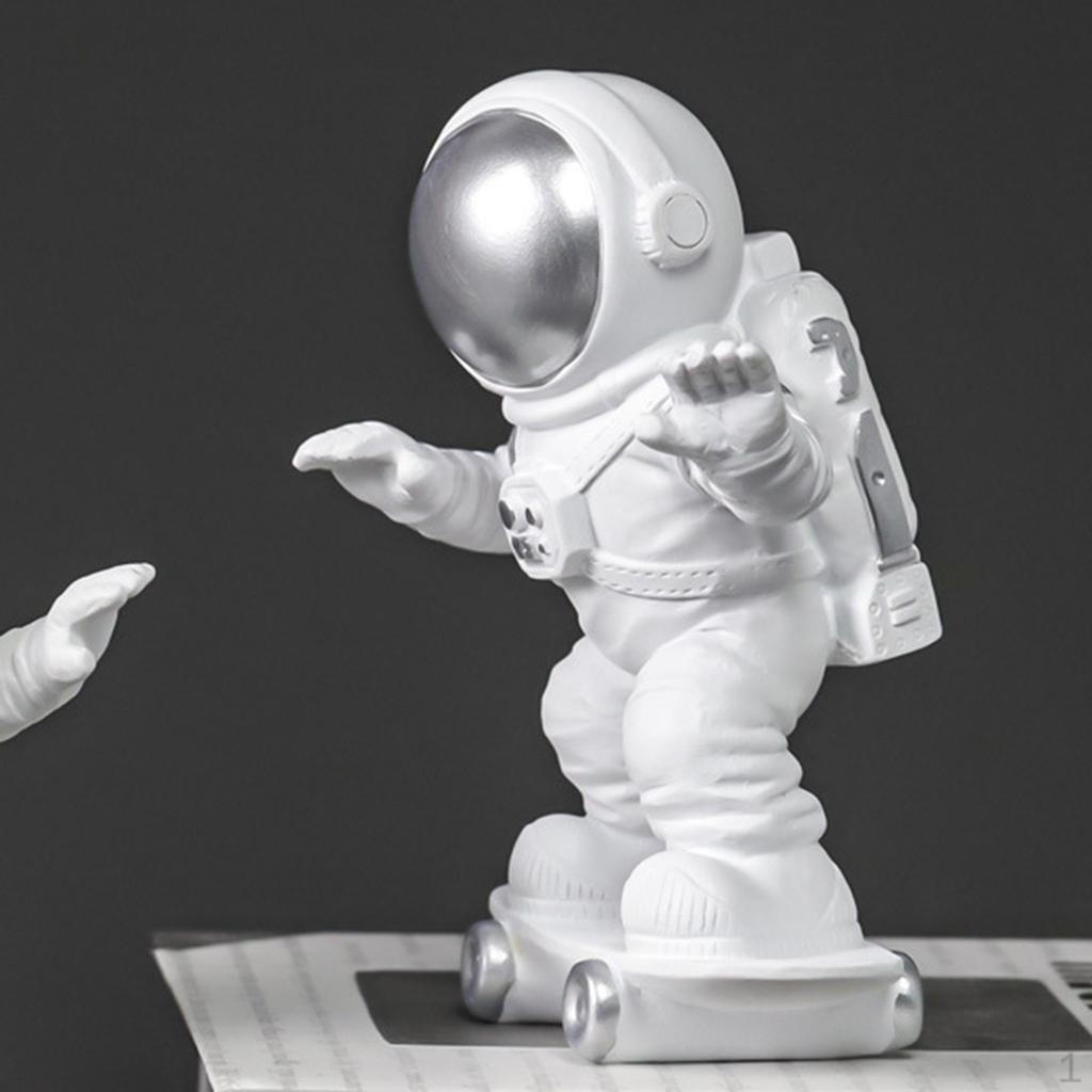 Фигурки астронавтов, статуэтка космонавта на скейтборде из смолы, подарки на день рождения для, игрушки для ролевых игр