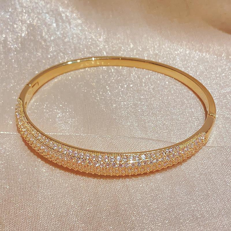 New Half-circle Bracelet with Light Luxury and High-end Feel Buckle Bracelet with Versatile Light Luxury and High-end Feel