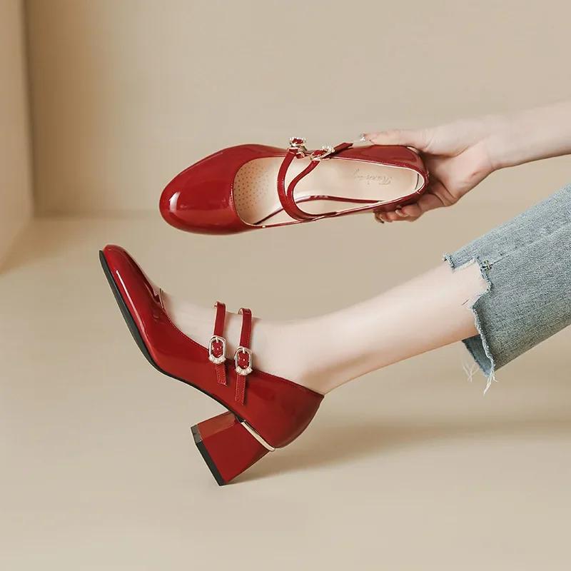 Scarpe décolleté da donna per primavera e autunno 2025 Nuove Mary Janes Retro con Doppia Fibbia Scarpe Moda Punta Tonda Scollate Scarpe con Tacco Alto da Donna