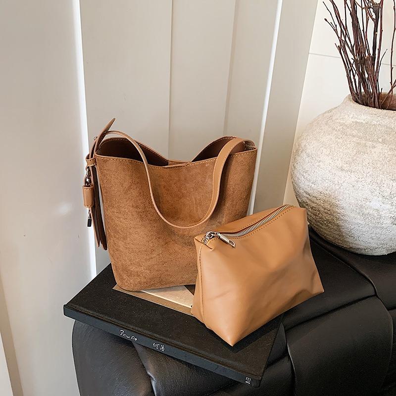 Premium Suede Bag Women's New Versatile Shoulder Mother and Child Bag Large-capacity Commuter Bucket Bag
