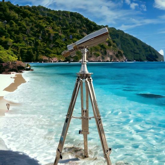 

Реплика бинокля 1920-х годов в серебристом хроме на регулируемой никелевой треноге. Высококачественный объектив. Дальность 30-40 км. Уникальный памятный подарок.