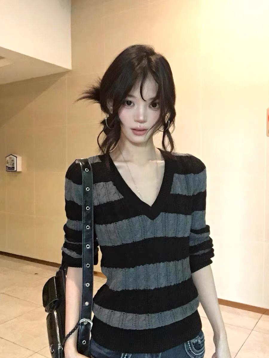 

Women s Slim-Fit V-Neck Cable Knit Sweater - Autumn Color-Block Stripes 2X-Large