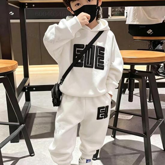 Ensemble sweat à capuche tendance noir imprimé lettres pour enfants, confortable et doux pour un usage quotidien, tendance hiver et automne
