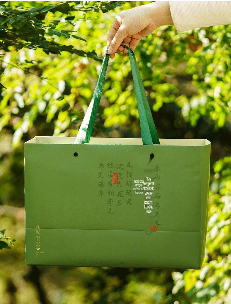 Fresh Green Tea Gift Box: Longjing, Biluochun, Gyokuro Varieties with Towel