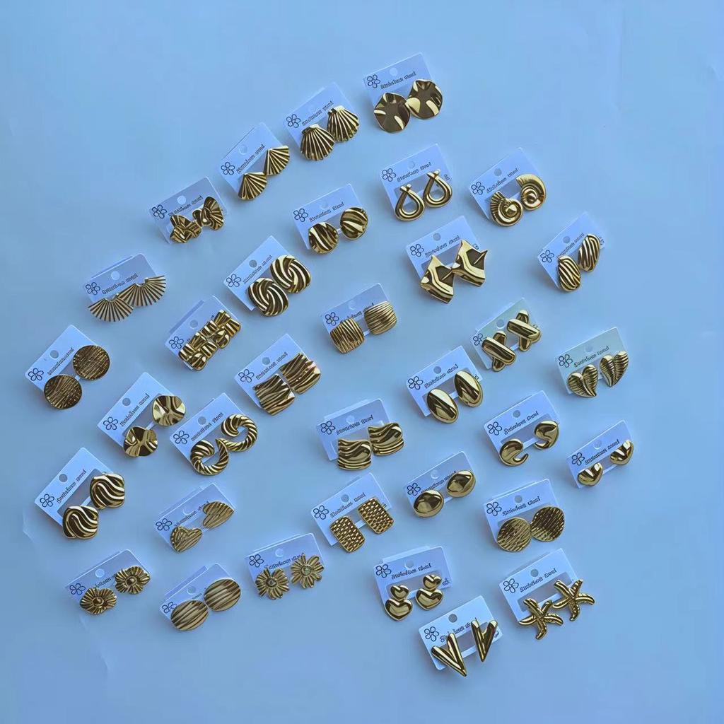 Elegante Damen Große Ohrstecker Vintage Linientextur Herz Geometrisches Florales Design Schmuck Für Frauen Stil Zufälliger Versand