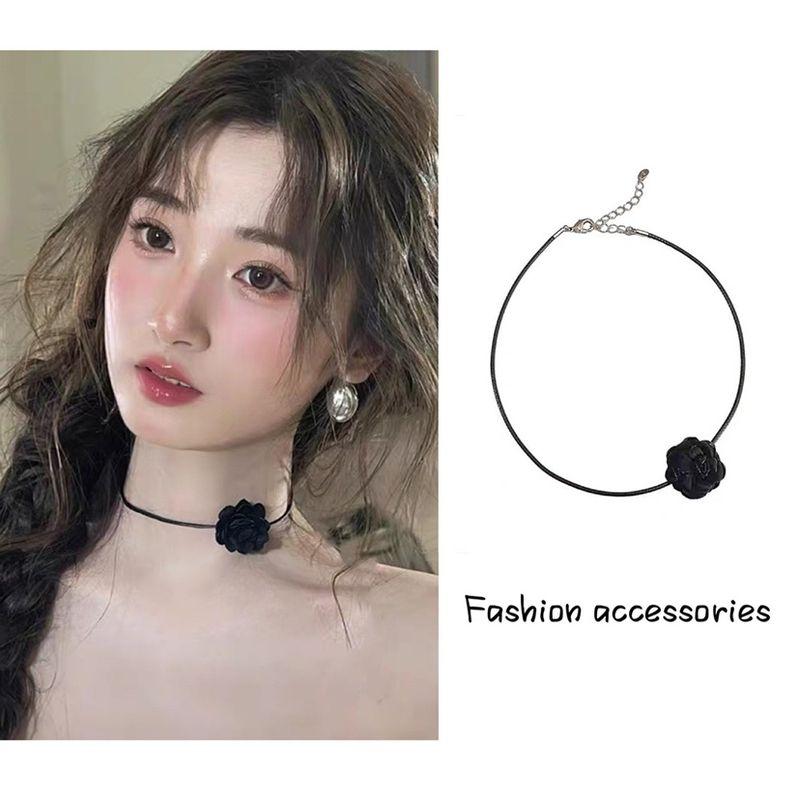 

Choker Minimalist Mori Style Short Necklace Female Neck Accessories Small flower