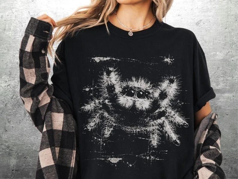 Cute Fuzzy Spider Gothic Aesthetic T Shirt S