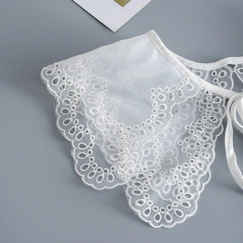 Girls Sweet Fake Collars for Women Hollow Out Floral Embroidered Detachable Collar Polyester False Collar Clothing Accessories