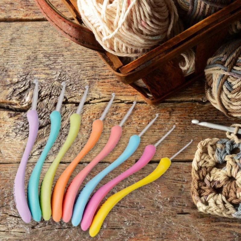 8Pcs Ergonomic Crochet Hook for Beginner Crochet Hobbyist,8 Size Long Handle Crochet Hook Needle 2.5mm-6mm  (4/0-10/0MM)