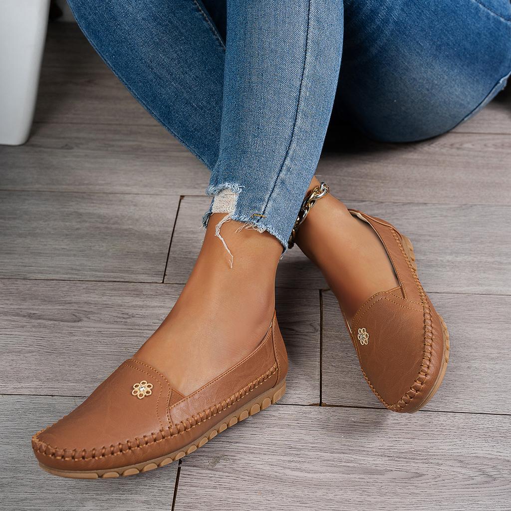 Ladies' Solid Color Flat Bottomed Loafers, Casual Wear with Soft Soled Shoes, Lightweight and Comfortable Shoes