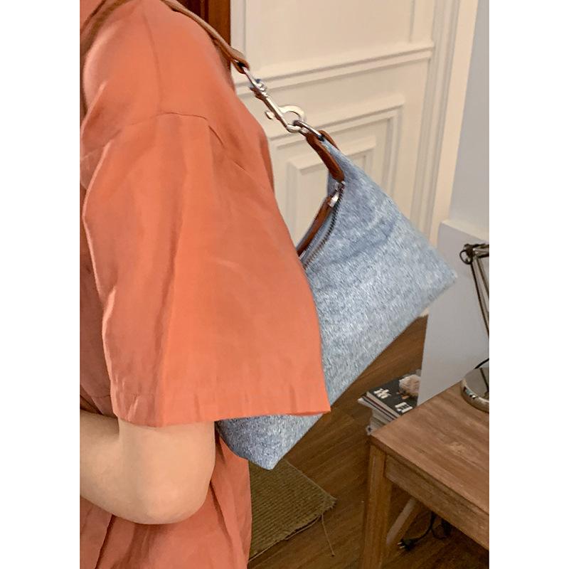 

Нишевая сумка под мышкой женская новая простая сумка-багет универсальная сумка через плечо