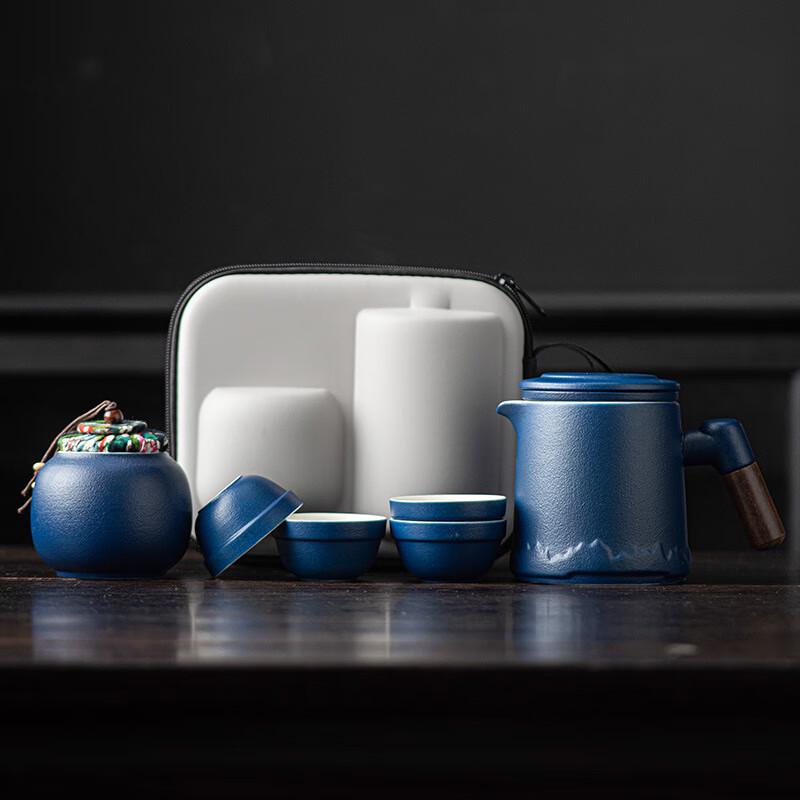 

Coarse Pottery Travel Tea Set