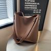 Bolso cubo de cuero suave con estampado de lichi retro para mujer, nuevo 2026, bolso de hombro para el trabajo, bolso mensajero para madre