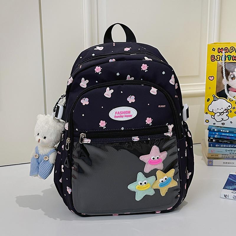Urbaner Minimalistischer Nylon-Rucksack Für Die Schule Mit Letter-Hase Und Schmetterlings-Print-Design Für Teenager Und Schüler