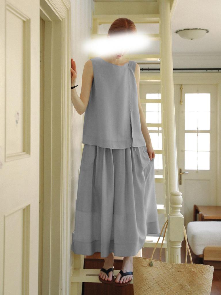 Note: Final Sale. Tops and half-skirts may have a color variation leaning towards gray; they are non-refundable and non-exchangeable.