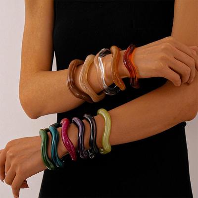 Pulseiras de Punho Acrílicas Irregulares Únicas da Moda Para Mulheres Textura Simples Multicolor Geométrico Aberto Bracelete Joias Femininas