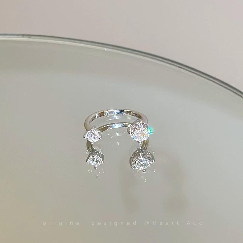 

Double-headed Zirconia Ring A Unique And Exclusive Design For Women. Joints Ring With Multiple For Finger Wear. One Size