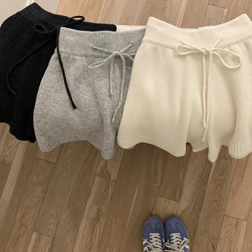 

2025 Women s Petite Light Gray Wool A-line Knit Shorts - New Autumn/Winter Mid-length One Size абрикосовий