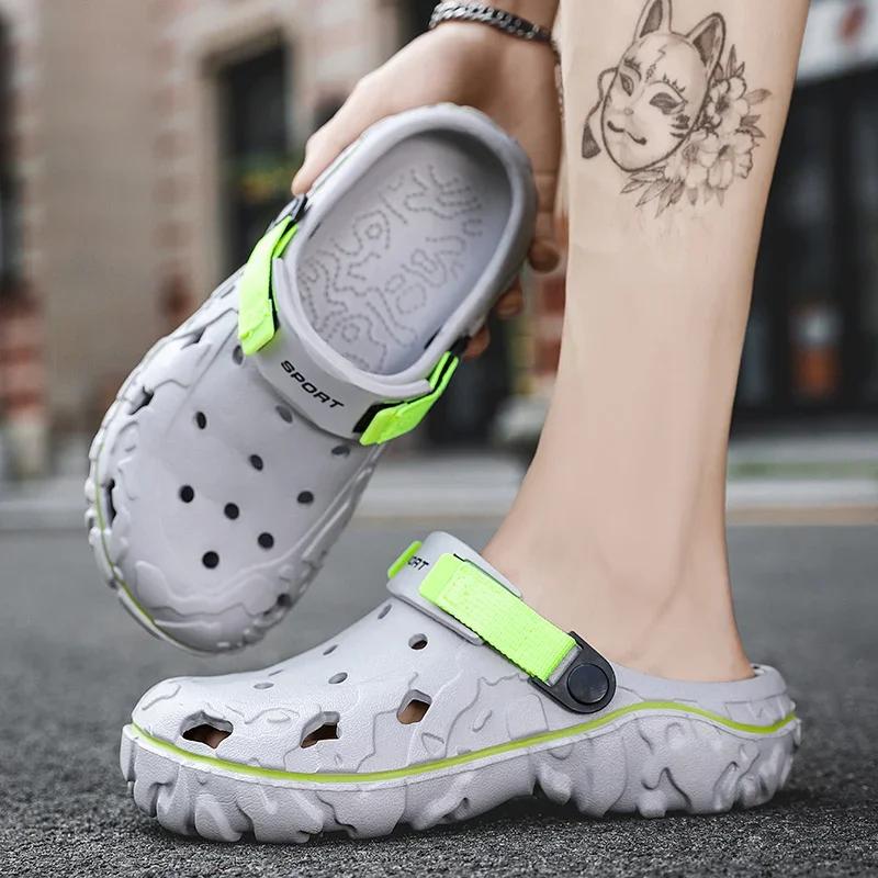 Sommer Herren Sandalen Leichte EVA Herren Freizeitschuhe Lochschuhe Clogs Liebhaber Hausgarten Outdoor Männliche Strand Flache Hausschuhe Große Größe