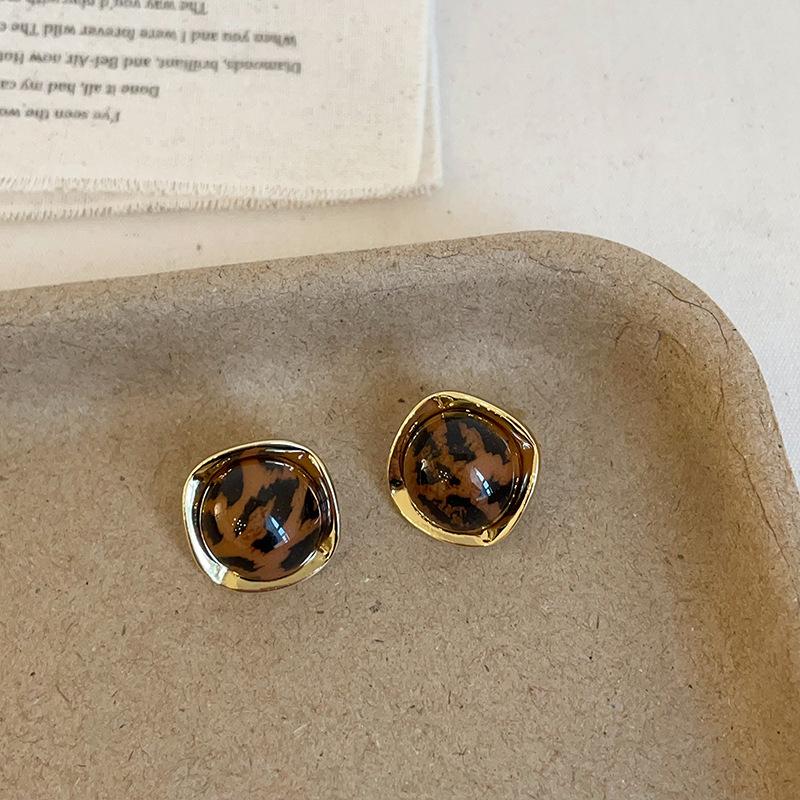 

Серьги-гвоздики в стиле ретро Майяра с квадратным леопардовым принтом, женские, легкие, роскошные, высокочувствительные, персонализированные, модные, универсальные серьги для поездок на работу