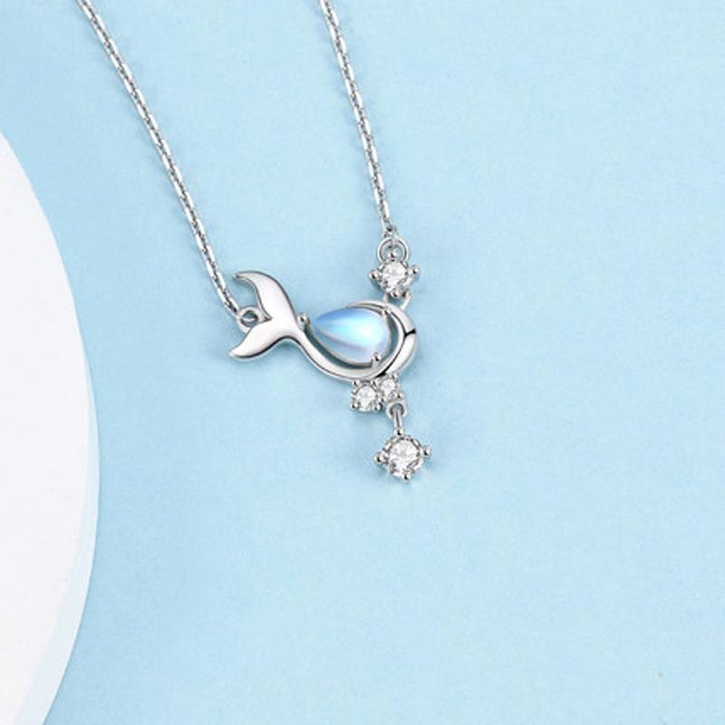 Fashion Light Luxury Blue Whale Moonstone Pendant Clavicle Necklace For Women