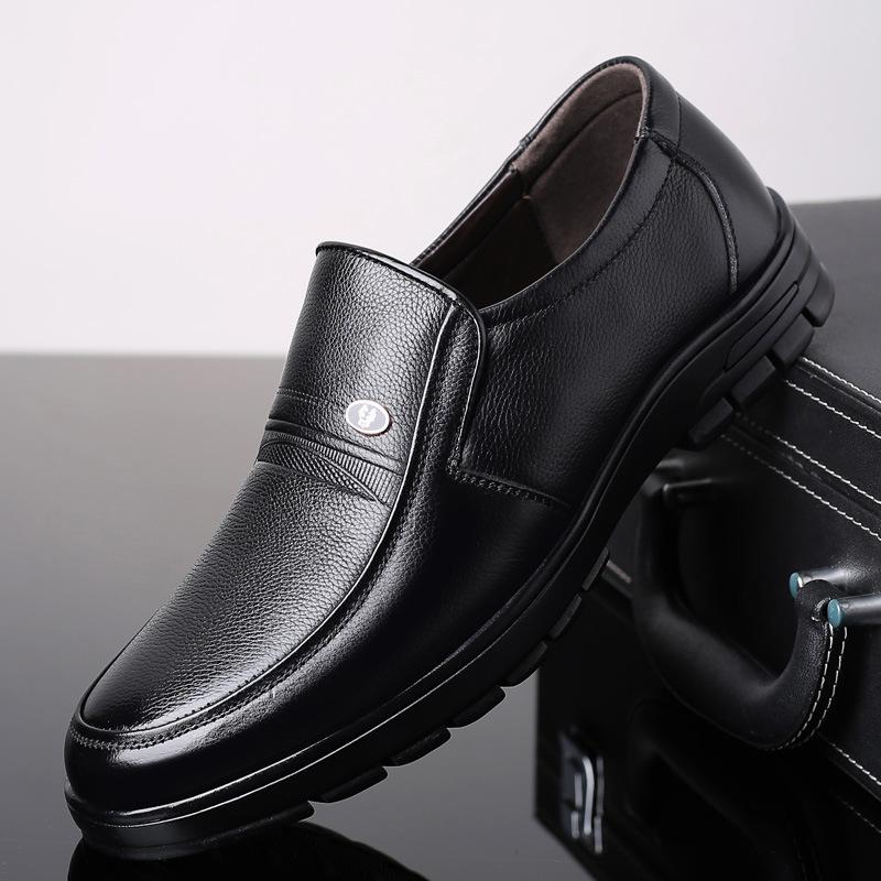 

Весна и осень 2025 года, новые мужские кожаные деловые повседневные кожаные туфли, мужская обувь для пап среднего возраста, обувь из коровьей кожи 2019 года 45 чёрный