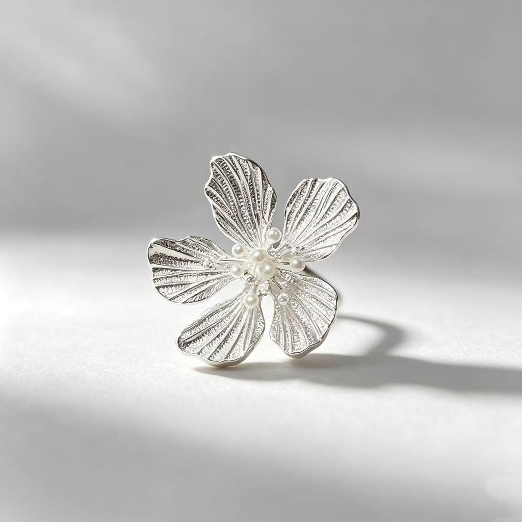 Three-Dimensional French Texture Silver Pearl Flower Stud Earrings for Women - Cool and Elegant Design