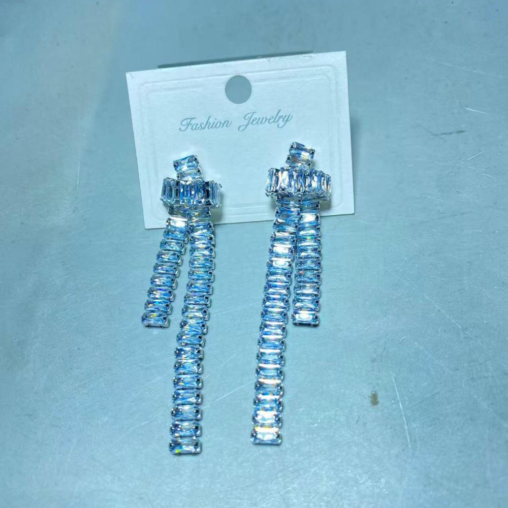 Ensemble collier et boucles d'oreilles à pampilles en zircon: Accessoires de Chaîne de Clavicule Haut de Gamme Chic Européen-Américain pour Femmes