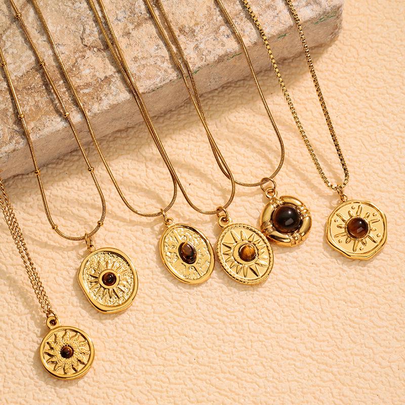 Retro European and American Tiger Eye Necklace: Women's Clavicle Chain with Light Luxury and Trendy Sweater Style