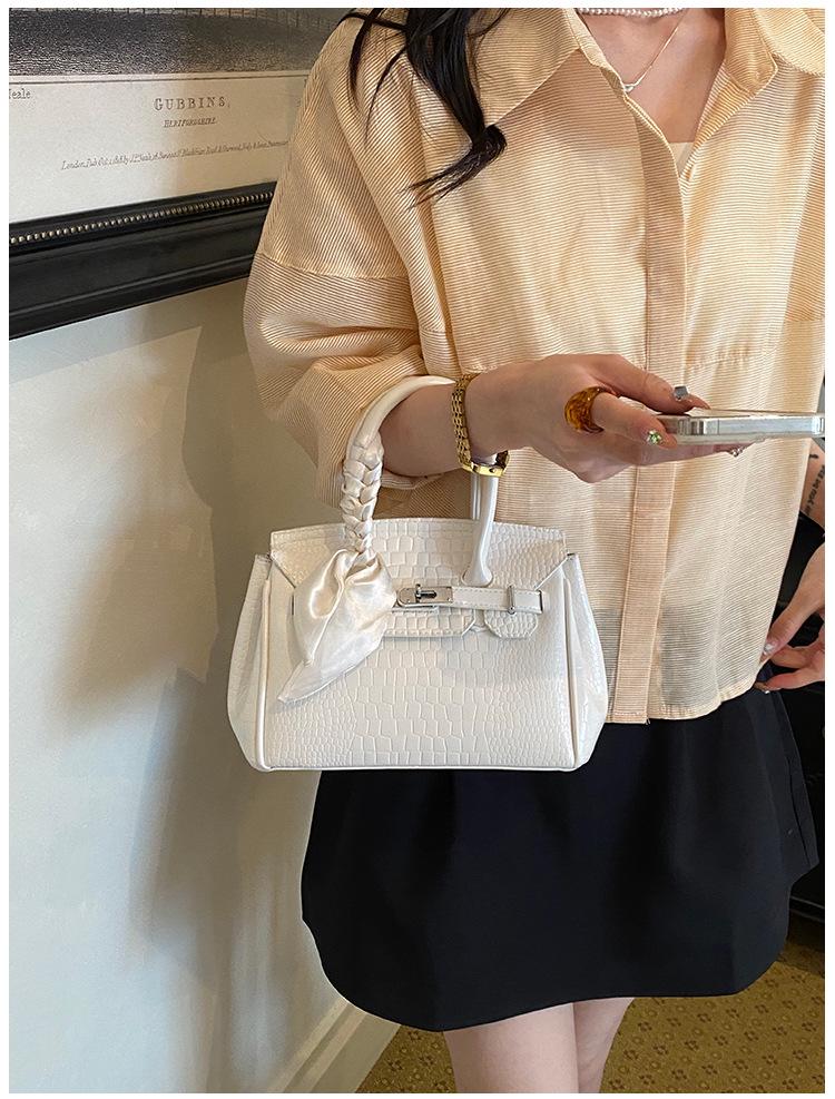 2026 Summer Crocodile Pattern Retro Platinum Bag: Women's Single Shoulder and Crossbody Handbag