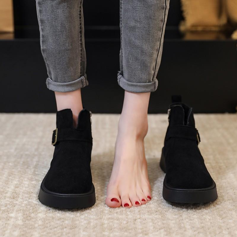 Retro mattskinn Martin-kängor för kvinnor, höst och vinter 2025 nya sammetsvarma mångsidiga tjocksulade snö-kortkängor för kvinnor