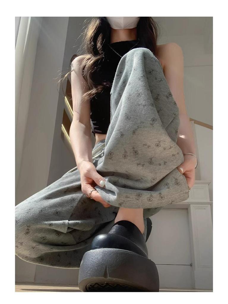 Petite American White Floral High-Waist Drapey Wide-Leg Sweatpants for Women, Summer 2025 Collection.