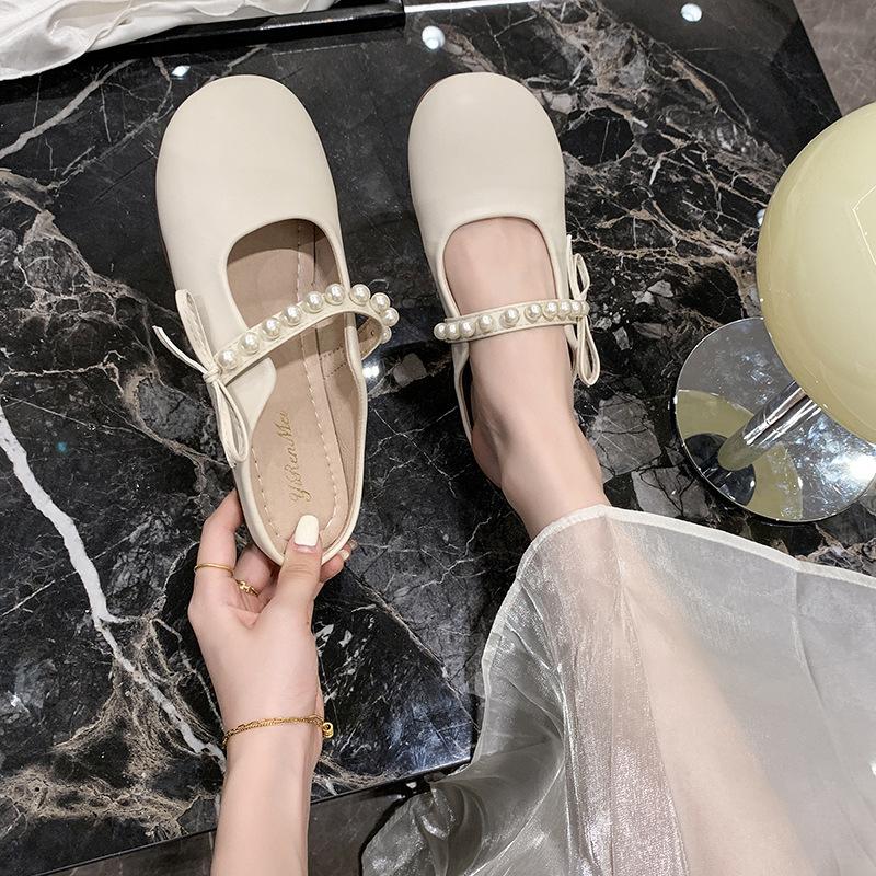 

Тапочки женские новые туфли бабушки на мягкой подошве летом 2025 года, жемчужный бант, маленький ароматный стиль, верхняя одежда, сандалии с сумкой на голову женские 35