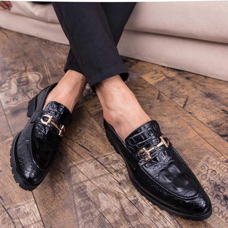 Neue britische Business-Casual-Schuhe Nachtclub Formelle spitze Lederschuhe für Herren 46 47 Große Größe Krokodil-Metallverzierung