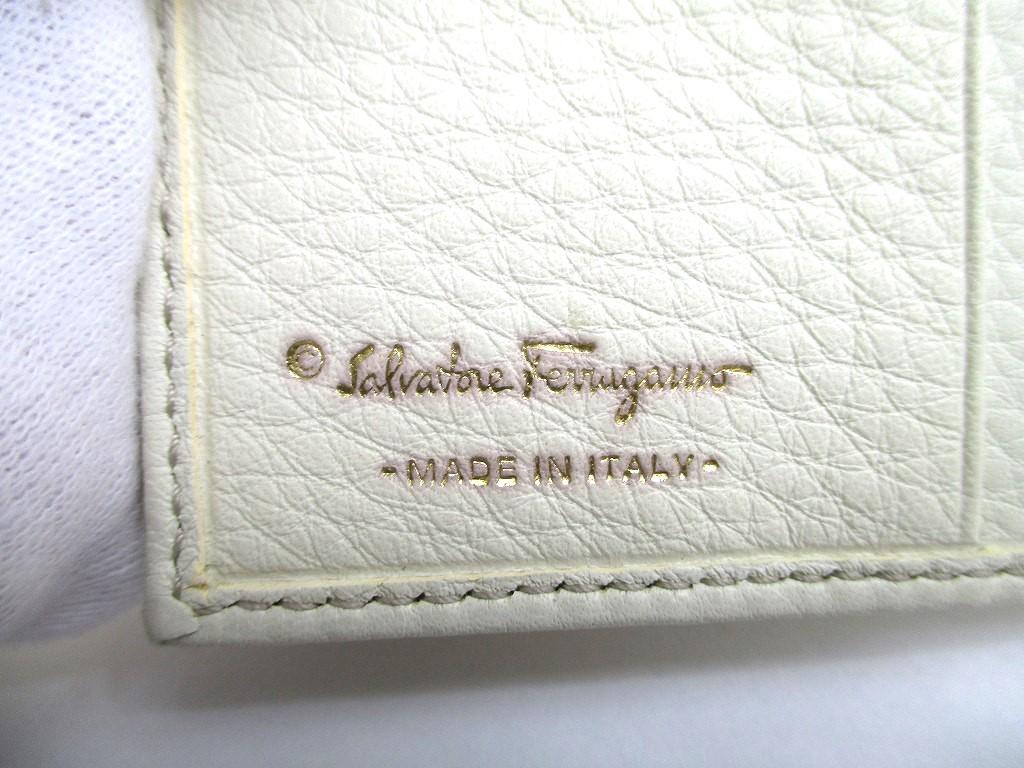 Authentic Salvatore Ferragamo Gancini White Leather Gold H/W Bifold Wallet #a562  Refurbished