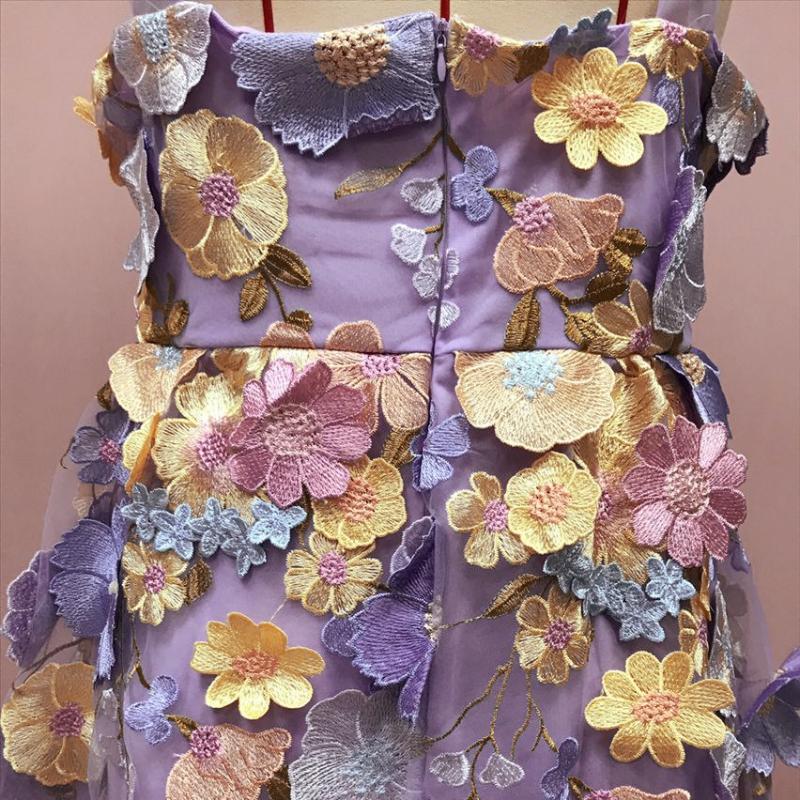 Elegantní 3D květinové výšivky Ženy Šaty s řemínkem Sladká krajka s ramenem Společenské šaty bez zad Jaro Léto Dámský župan