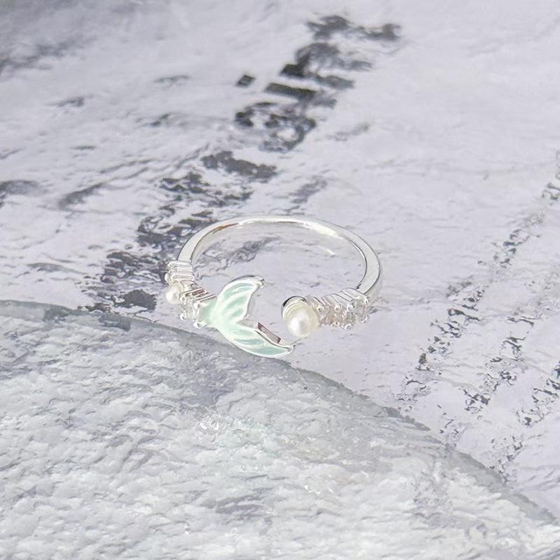 Retro Emaille Verschmiert Grau-Grün Schmetterling Personalisierbarer Öffnungsring Damen Weiß Exquisite Blume High-End Super Fee Ring